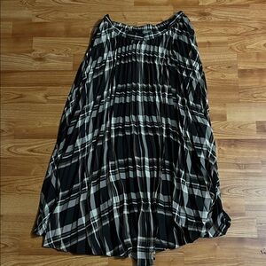 Vince Camuto | Elegant | Black and White | Plaid Skirt | S